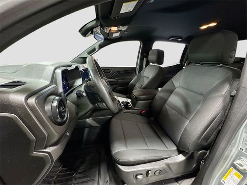 Used 2024 Chevrolet Colorado Trail Boss w/ Technology Package image 12