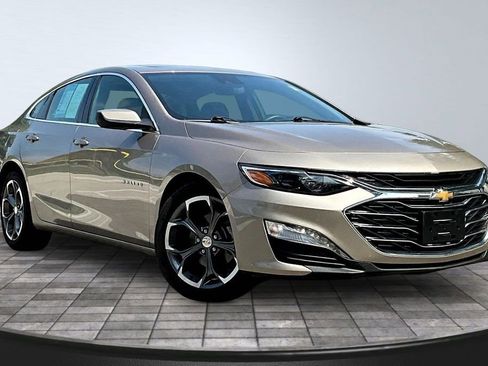 Used 2024 Chevrolet Malibu LT FWD image 3
