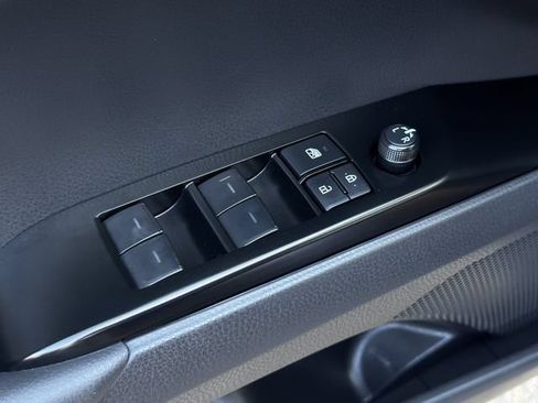 Used 2025 Toyota Camry SE FWD image 23
