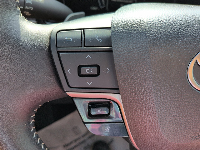 Used 2025 Toyota Camry SE FWD image 16