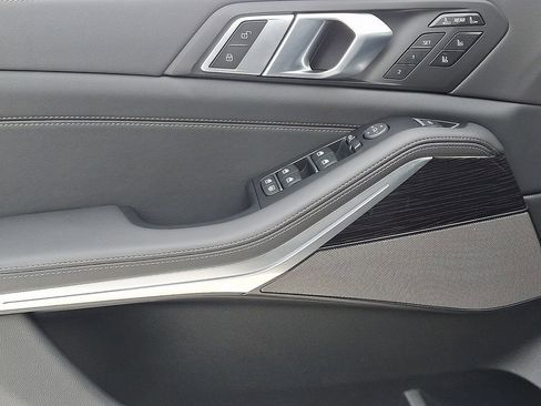 Certified 2026 BMW X7 xDrive40i w/ Executive Package image 14