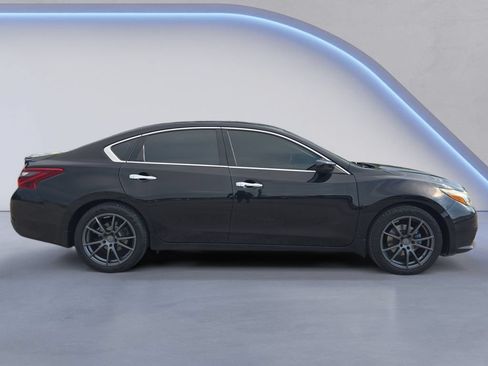 Used 2018 Nissan Altima 2.5 SR w/ SR Special Edition FWD image 7