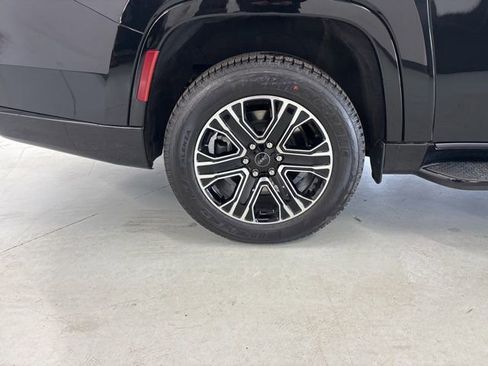 New 2026 Jeep Grand Wagoneer L 4WD image 13