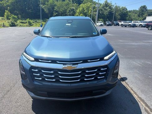 New 2027 Chevrolet Equinox LT AWD/4WD image 3