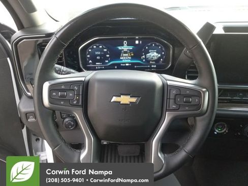 Used 2023 Chevrolet Silverado 1500 LT image 14