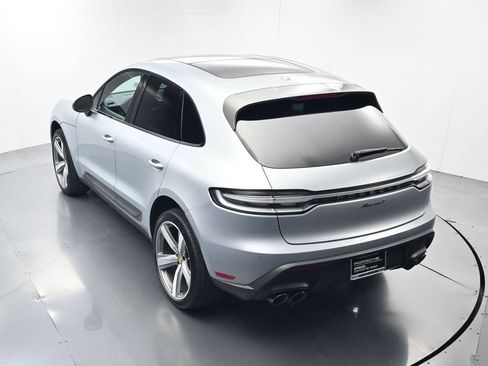 Certified 2025 Porsche Macan AWD/4WD image 38
