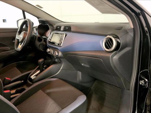 Used 2025 Nissan Versa SV FWD image 17