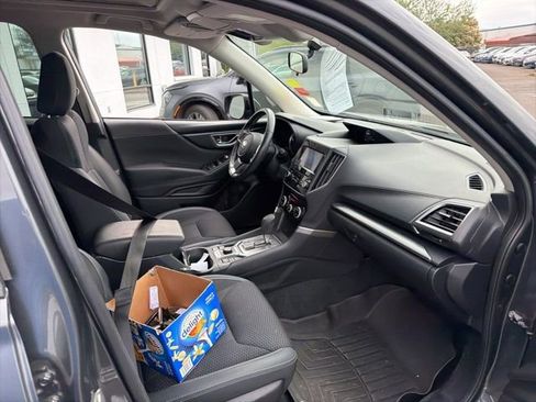 Used 2020 Subaru Forester Premium AWD/4WD image 9