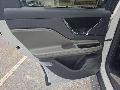 Certified 2023 Lincoln Corsair FWD image 11