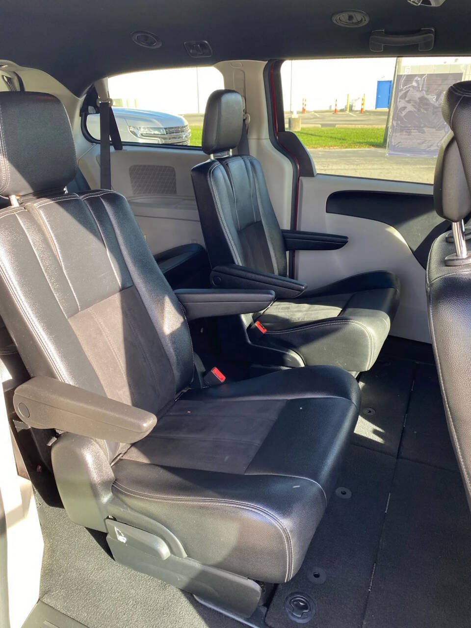 Used 2020 Dodge Grand Caravan SXT FWD image 29