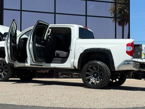 Used 2017 Toyota Tundra SR5 AWD/4WD image 29