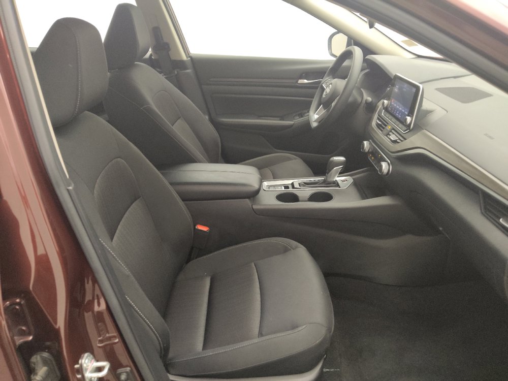 Used 2025 Nissan Altima 2.5 SV AWD/4WD image 21