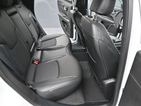 New 2026 Jeep Compass Latitude image 14