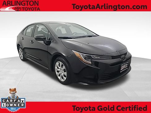 Used 2025 Toyota Corolla LE image 1