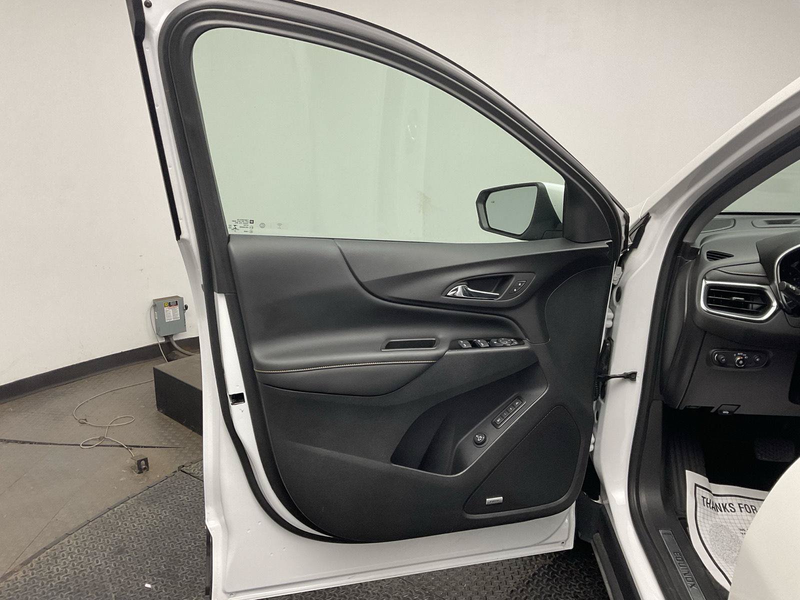 Used 2022 Chevrolet Equinox Premier AWD/4WD image 9