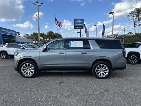 Certified 2025 Chevrolet Suburban Premier image 13