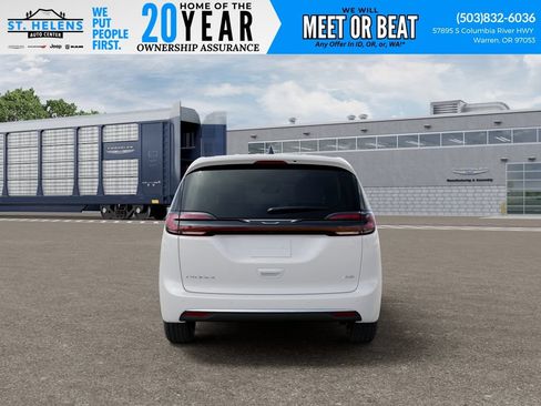 New 2027 Chrysler Pacifica Select AWD/4WD image 9