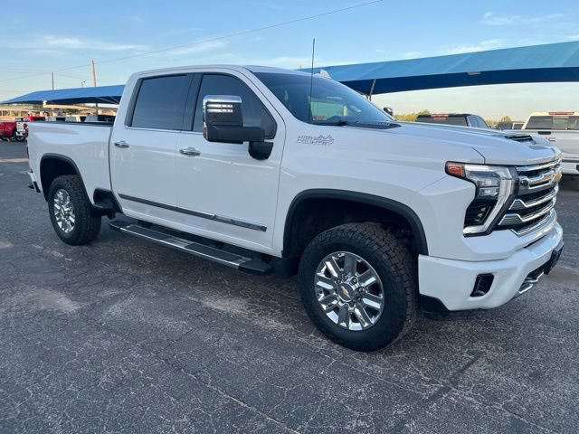 Used 2024 Chevrolet Silverado 2500 High Country w/ Technology Package AWD/4WD image 3
