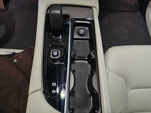 Certified 2023 Volvo XC90 B6 Plus w/ Protection Package AWD/4WD image 27