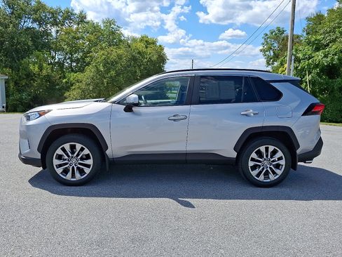 Certified 2021 Toyota RAV4 XLE Premium image 4