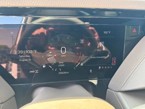 Used 2025 GMC Yukon XL Denali AWD/4WD image 5