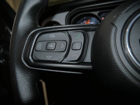 Used 2025 Jeep Gladiator Sport image 28