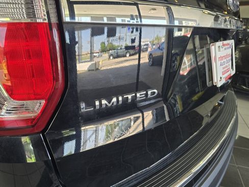 Used 2018 Ford Explorer Limited AWD/4WD image 37