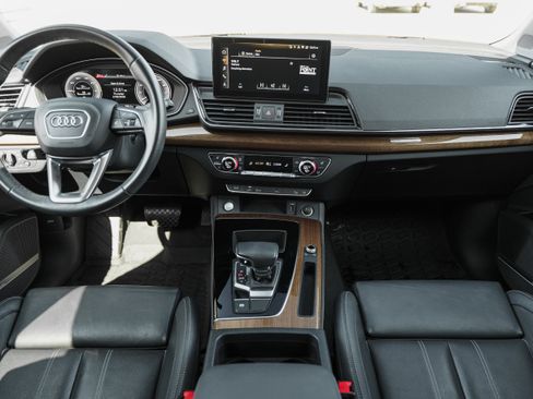 Used 2021 Audi Q5 e Premium Plus image 8
