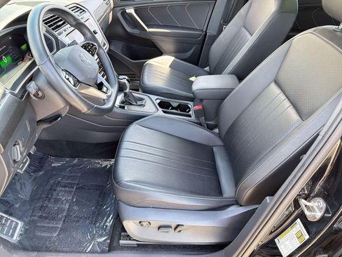 Used 2023 Volkswagen Tiguan SE R-Line FWD image 5