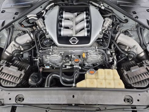 Used 2009 Nissan GT-R Premium AWD/4WD image 30