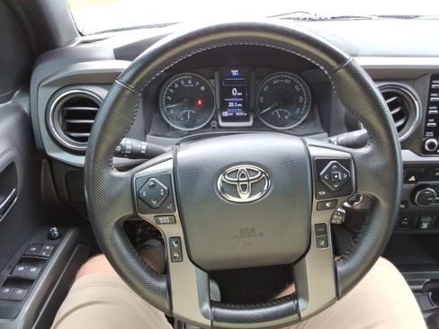 Used 2023 Toyota Tacoma TRD Off-Road w/ TRD Premium Off Road Package AWD/4WD image 25