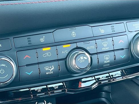 New 2026 Dodge Durango GT w/ Blacktop Package AWD/4WD image 17