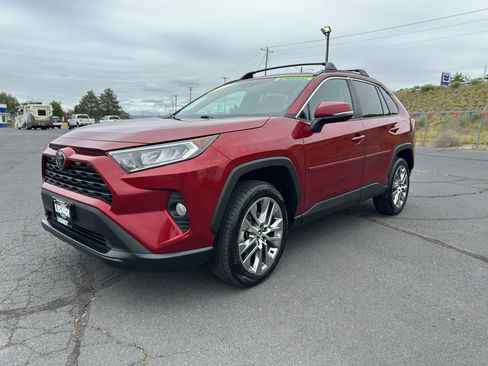 Used 2020 Toyota RAV4 XLE Premium AWD/4WD image 2