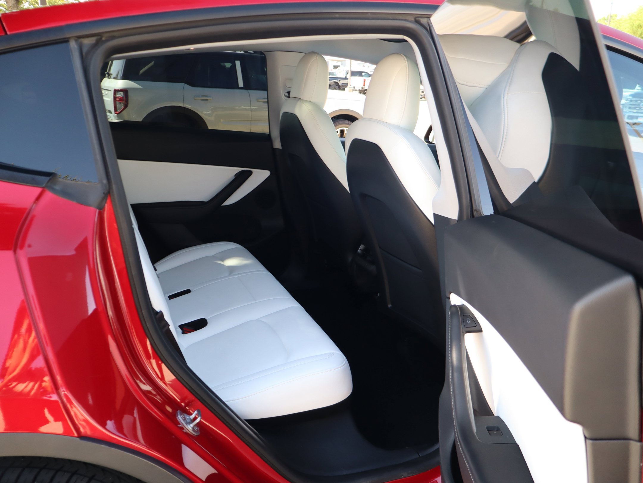 Used 2021 Tesla Model Y Long Range AWD/4WD image 27