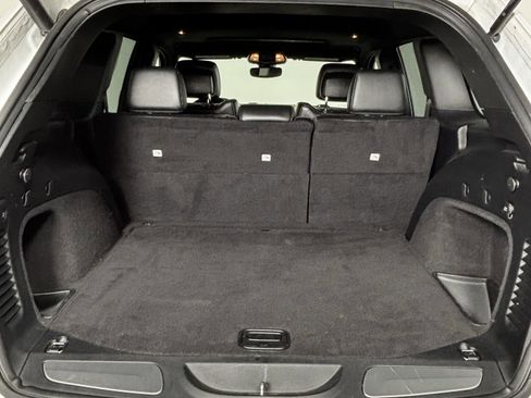Used 2019 Jeep Grand Cherokee Limited image 3