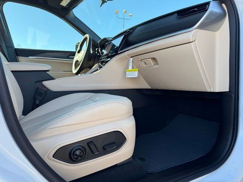 New 2026 Jeep Grand Cherokee Limited image 24