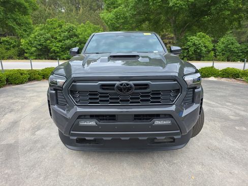 Used 2025 Toyota Tacoma TRD Sport w/ TRD Sport Upgrade Package RWD image 10