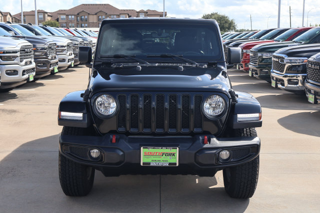 Used 2019 Jeep Wrangler Unlimited Sahara w/ Dual Top Group AWD/4WD image 2