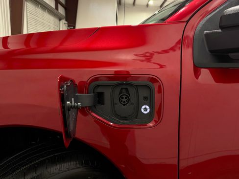 Used 2023 Ford F150 Lightning XLT image 67