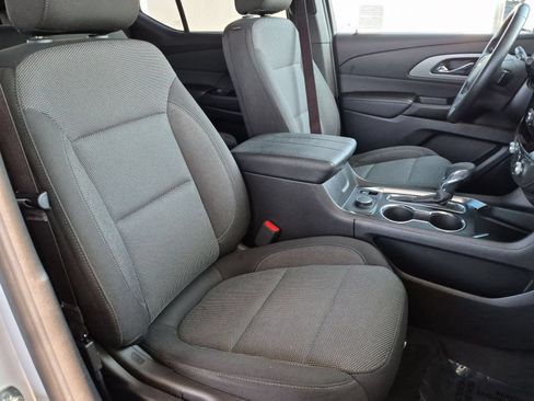 Used 2023 Chevrolet Traverse LT w/ LPO, Floor Liner Package FWD image 27