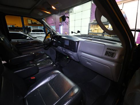 Used 2003 Ford F350 XLT image 38