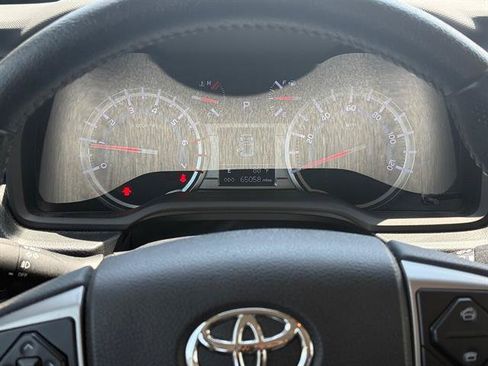 Used 2018 Toyota 4Runner SR5 RWD image 14