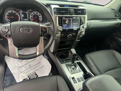 Used 2022 Toyota 4Runner TRD Sport AWD/4WD image 10