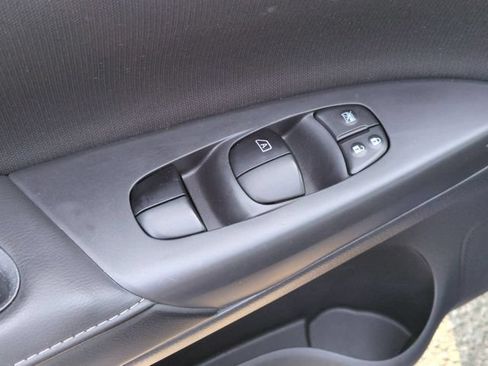 Used 2018 Nissan Sentra S FWD image 13