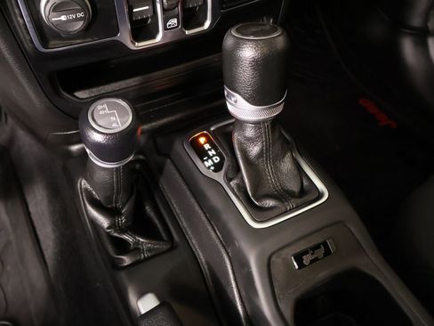 Used 2021 Jeep Wrangler Unlimited Sport AWD/4WD image 9