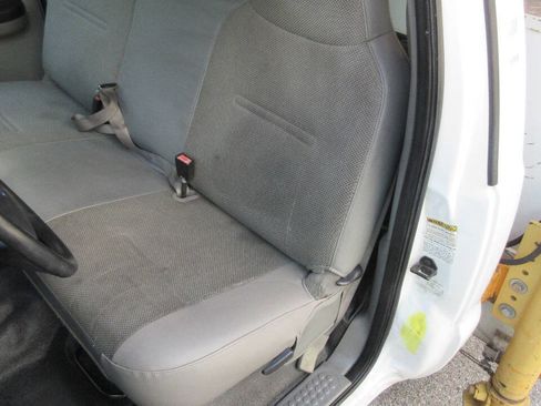 Used 2007 Ford F550 2WD Regular Cab Super Duty image 11