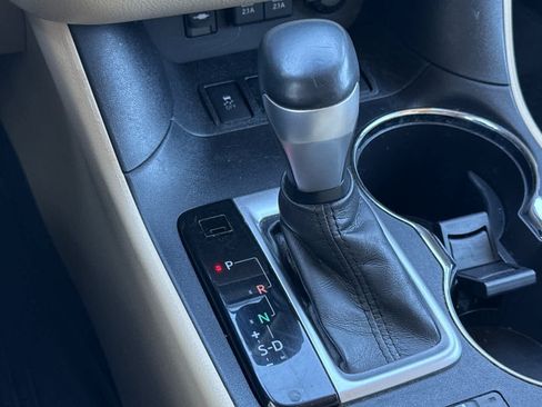 Used 2019 Toyota Highlander Limited Platinum AWD/4WD image 24
