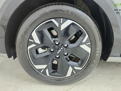 Used 2024 Kia Niro Wave w/ Wave Preserve Package FWD image 55