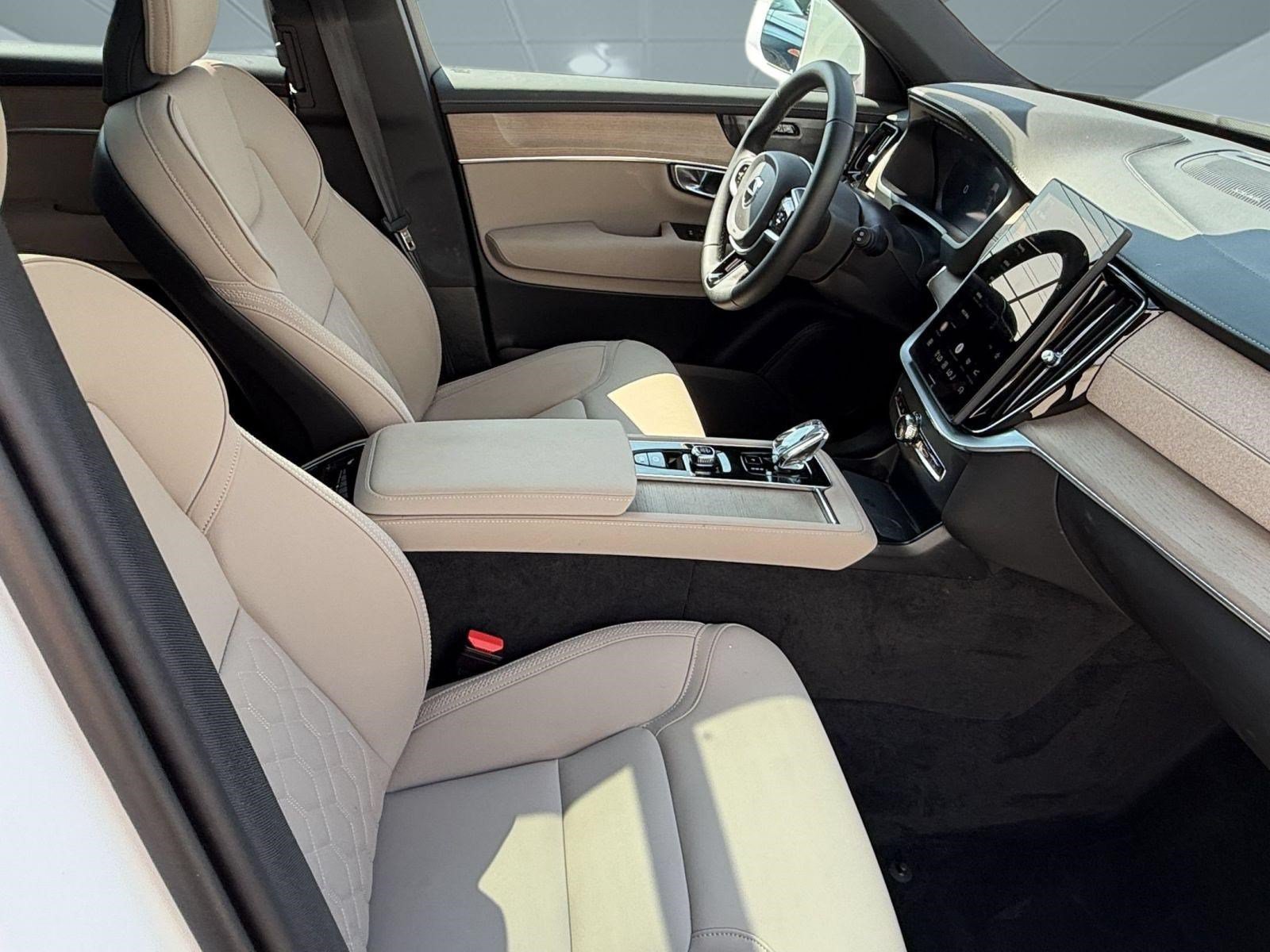 Certified 2026 Volvo XC90 B6 Plus AWD/4WD image 24