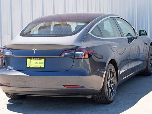 Used 2018 Tesla Model 3 Long Range image 51
